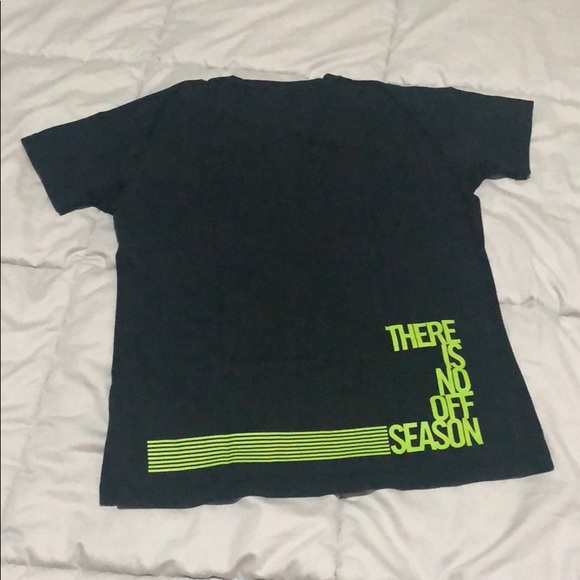 🍀 4/$15! Nike Sparq “There is no off season” shirt size Med - Picture 1 of 3